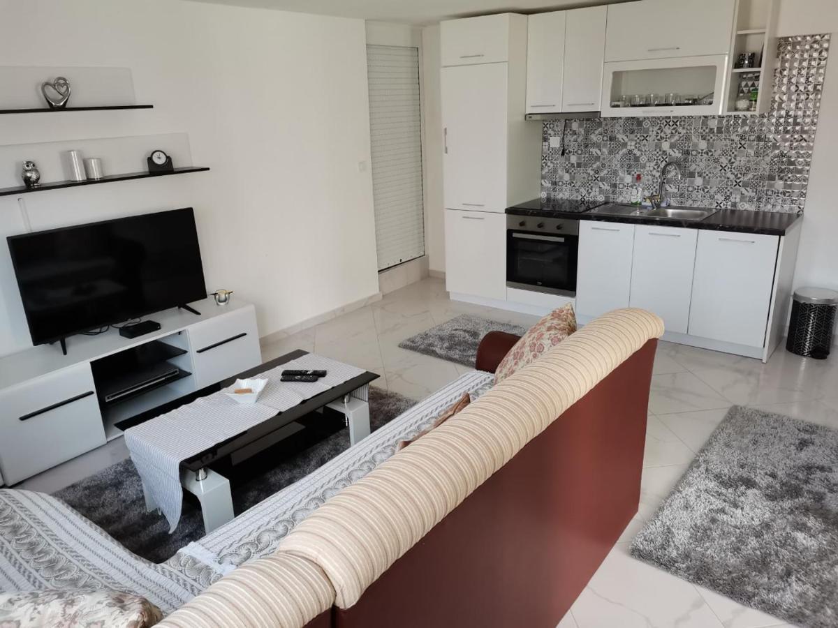 Planet Rooms Dobra Voda Exterior foto
